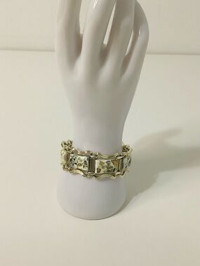 Coro Vintage Marked Lucite Silver/ Gold-Tone Confetti Flakes Bracelet 🎉